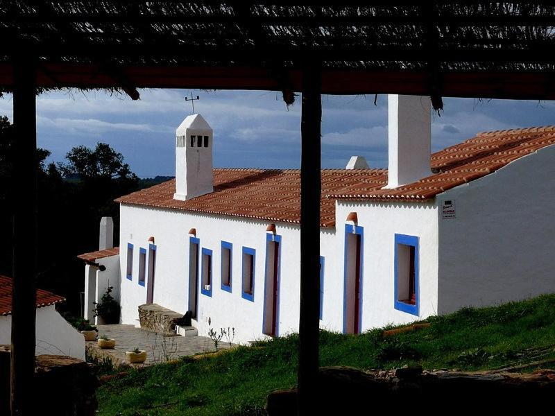 Monte Do Adail Turismo Rural Casa De Campo Вила Нова де Милфонтеш Стая снимка